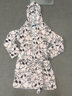 Peanuts Snoopy Housecoat Robe Small Short Pink Plush Fleece Hooded Pockets Cozy